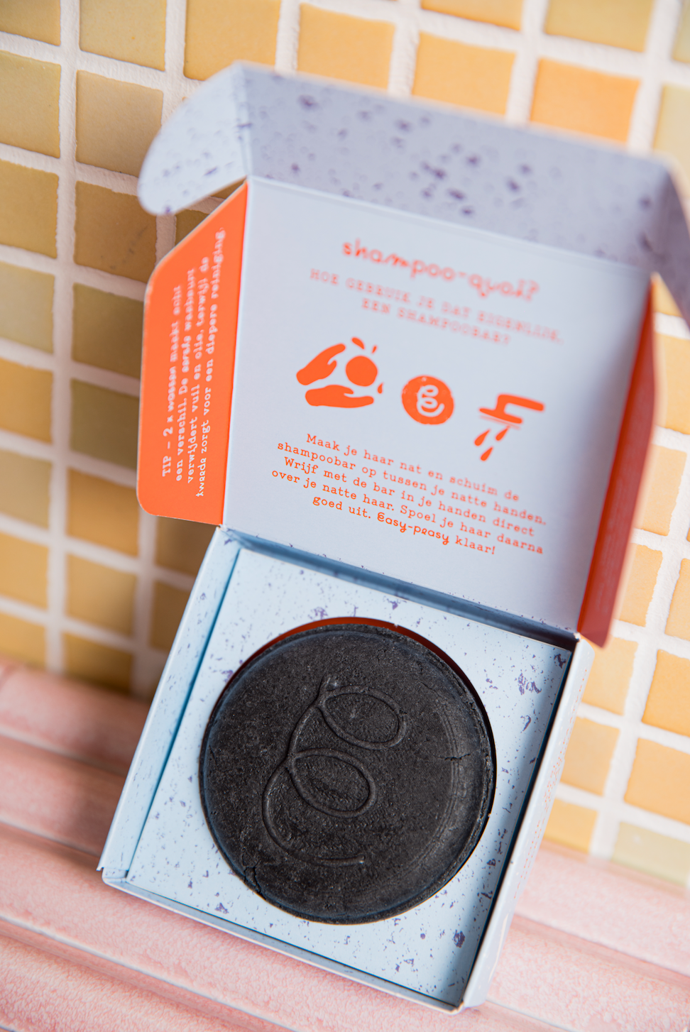 shampoobar met actieve kool & patchouli