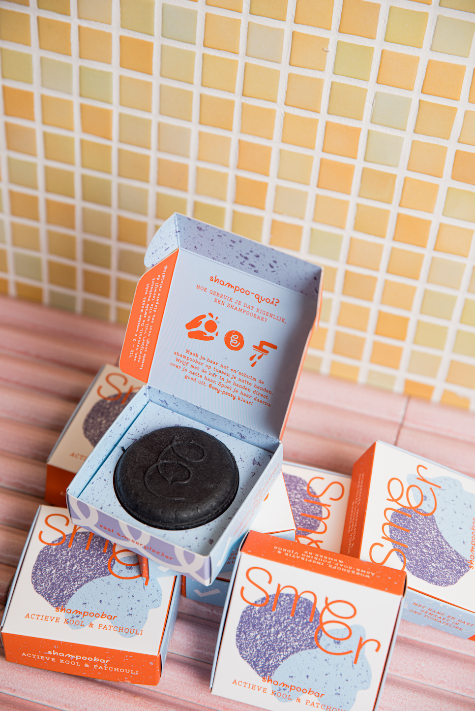 shampoobar met actieve kool & patchouli