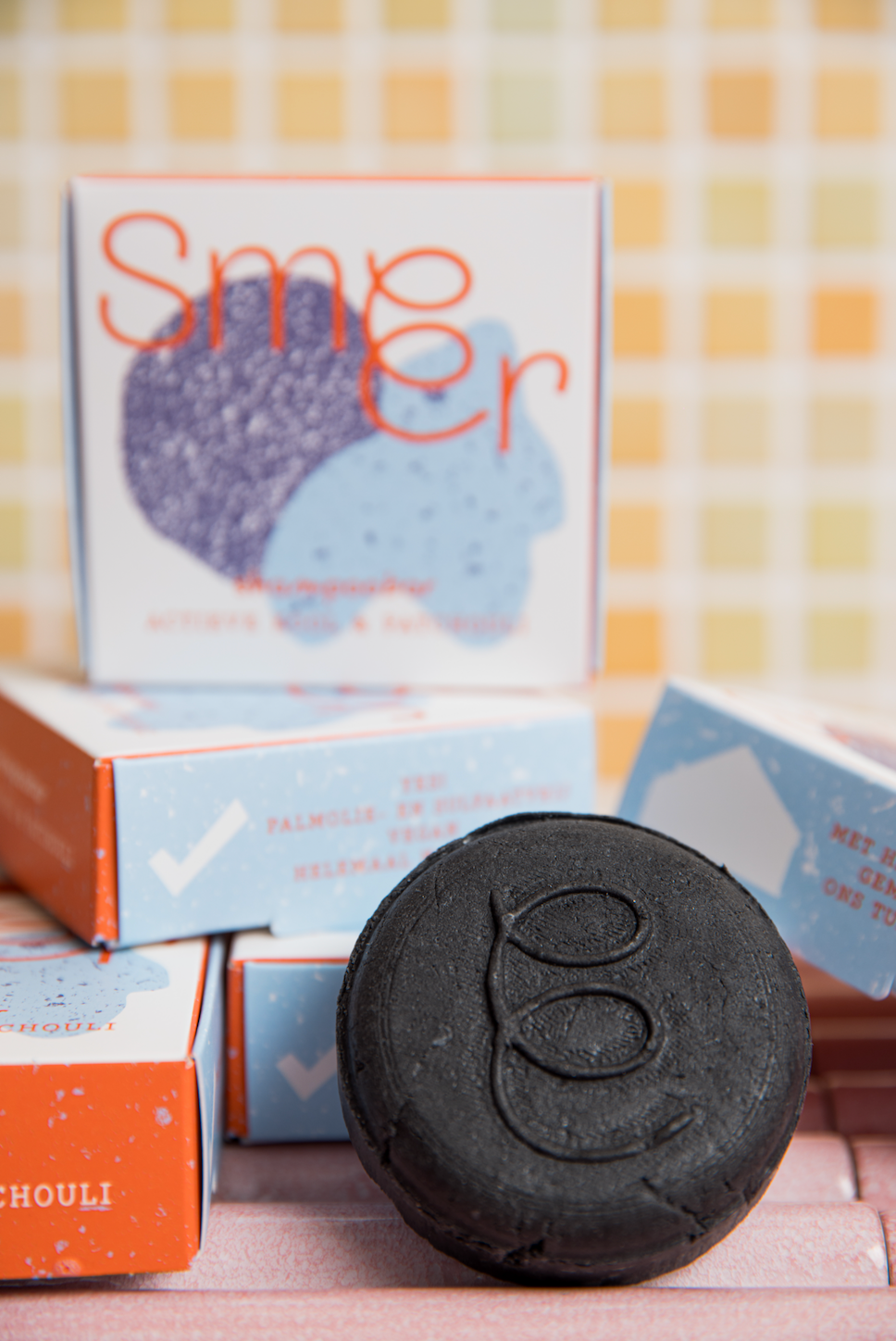 shampoobar met actieve kool & patchouli
